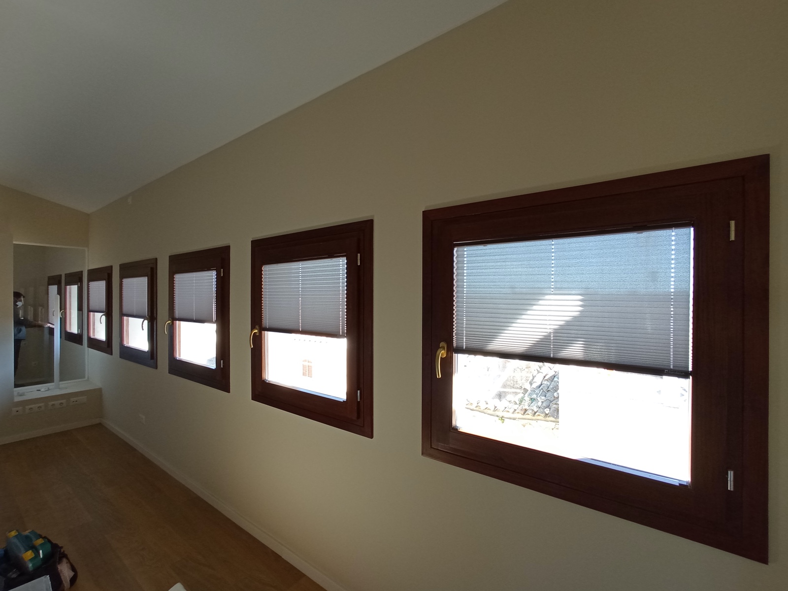 Cortinas plisadas instaladas a medida