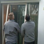 Instalación de mosquitera corredera en vivienda